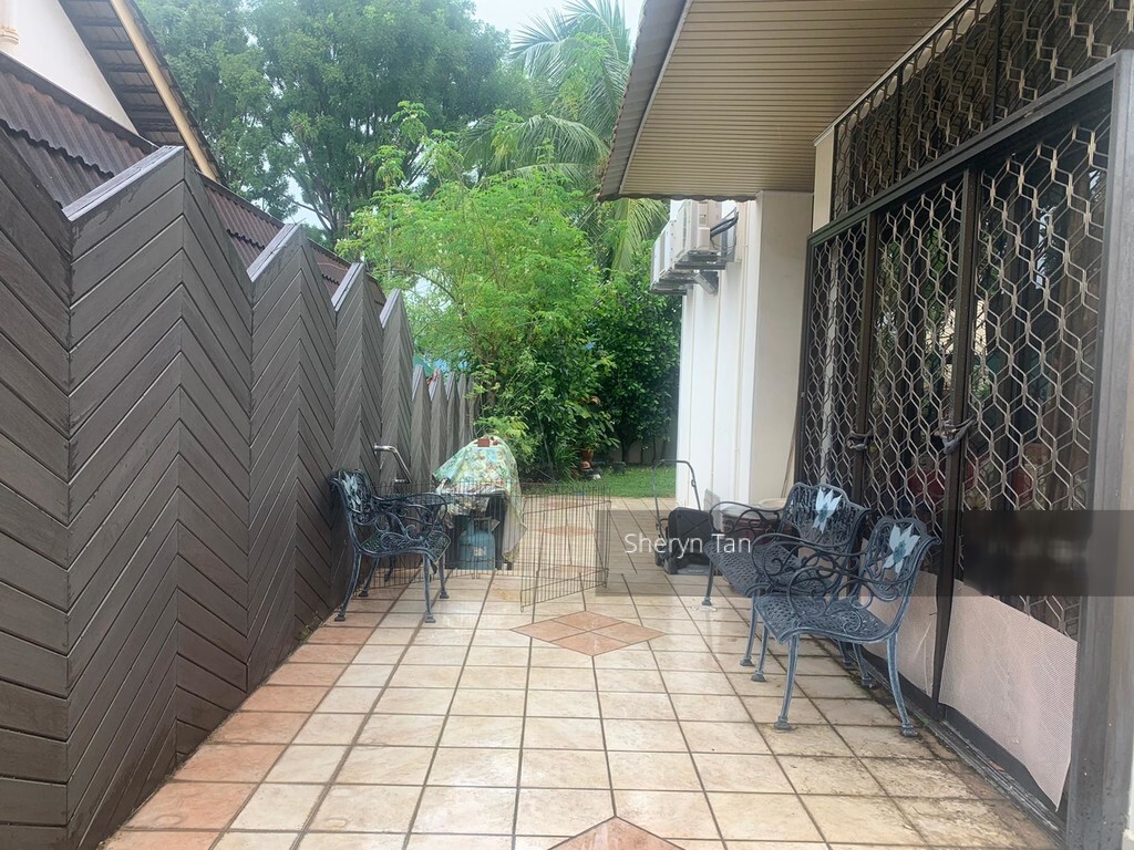 Upper Changi Road (D16), Semi-Detached #253586761